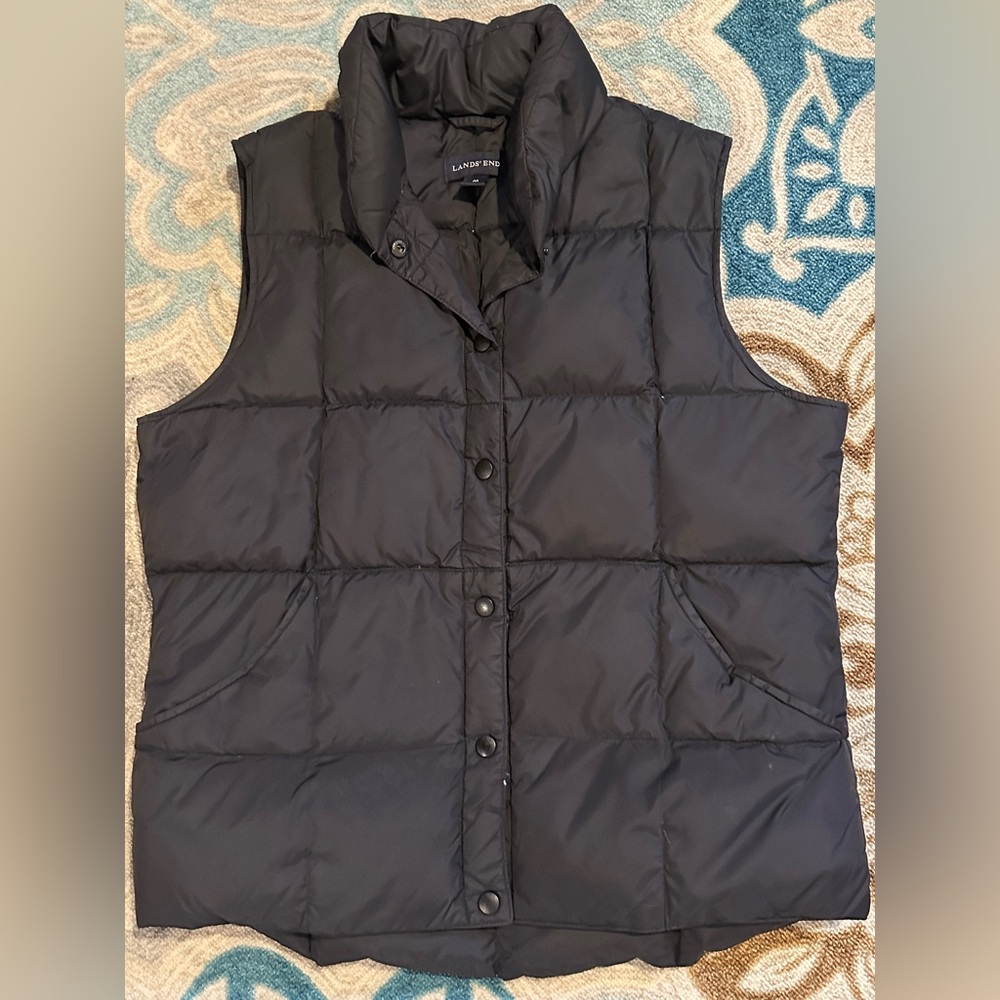 Women’s LANDS END Down vest size Medium